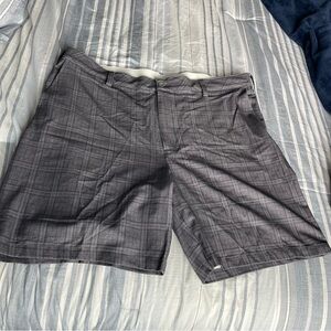 Reebok Golf Men's Charcoal Plaid Shorts, Size 48